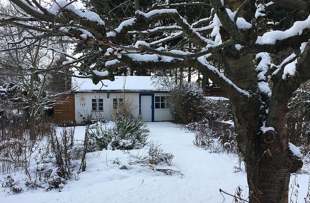 Gartenhaus im Schnee